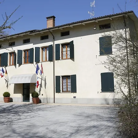 Luna Отель San Felice sul Panaro