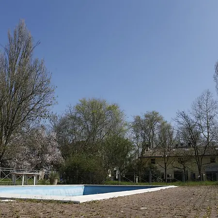 Luna Отель San Felice sul Panaro