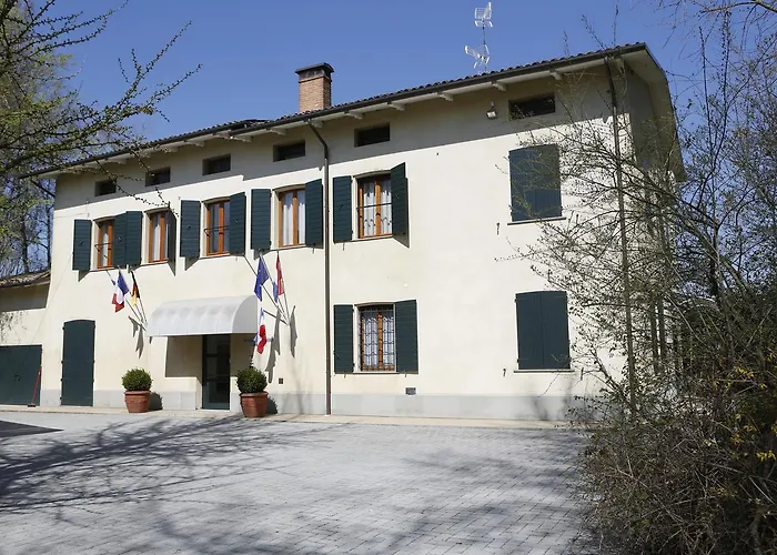 Luna Отель San Felice sul Panaro