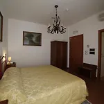 Hotel Luna 3*