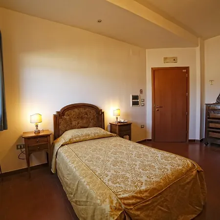 Luna Hotel